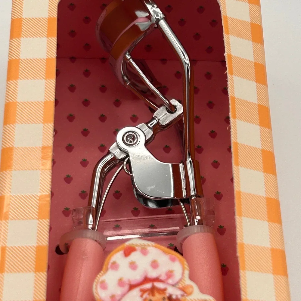 Celavi Eyelash Curler Pink Strawberry Shortcake Flat Handle Grip‎